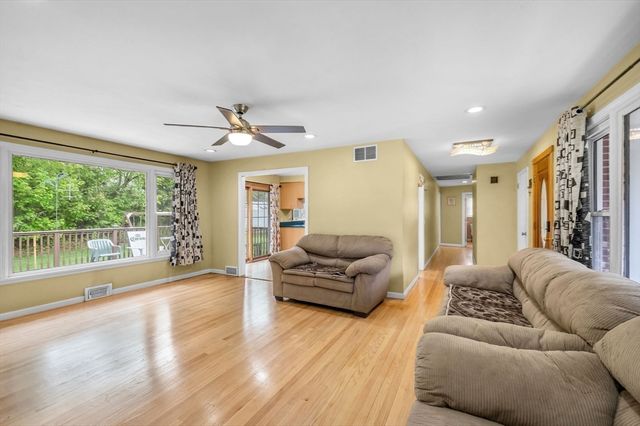 72 Paulson Dr, West Springfield, MA 01089