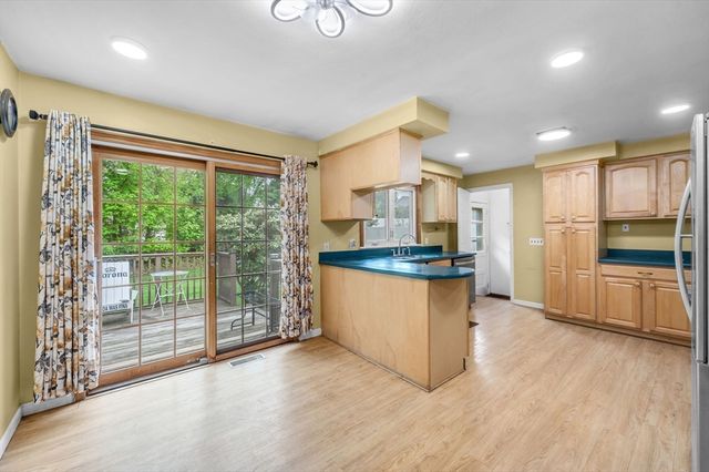 72 Paulson Dr, West Springfield, MA 01089