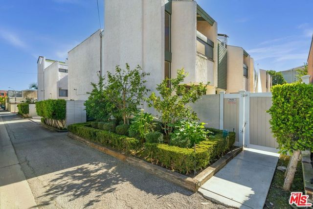 9509 W Olympic Boulevard, Beverly Hills, CA 90212