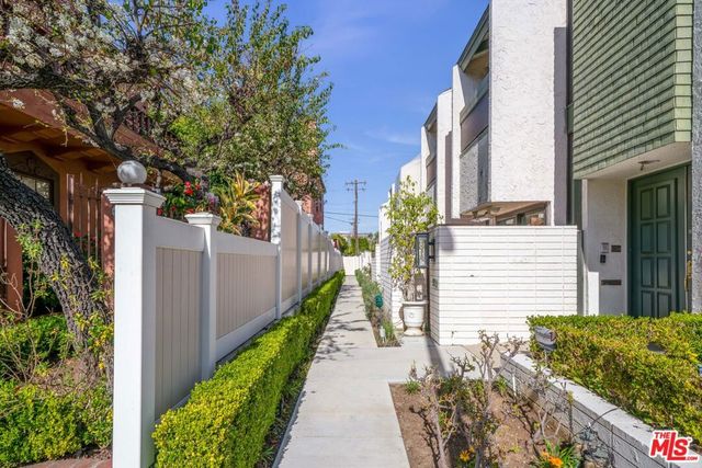 9509 W Olympic Boulevard, Beverly Hills, CA 90212