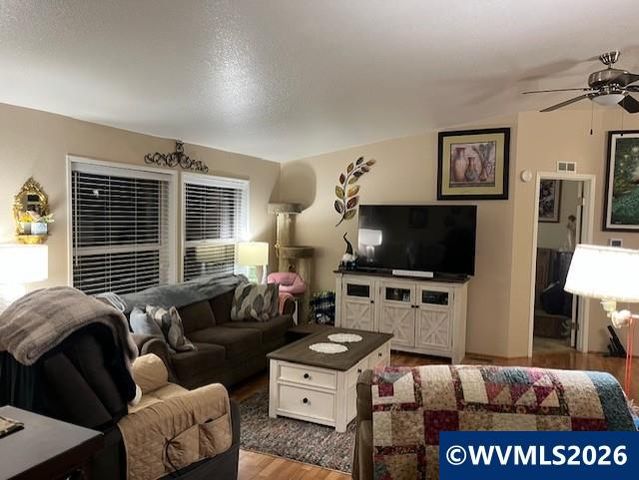 642 Royalty Cir NE 12, Salem, OR 97301