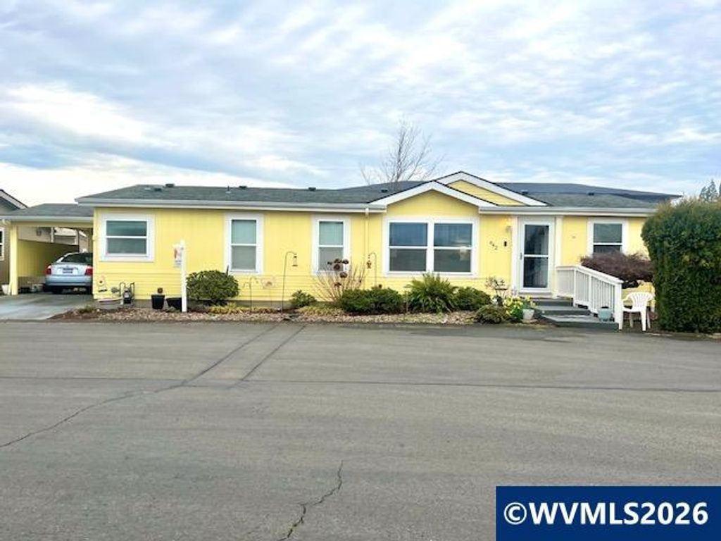 642 Royalty Cir NE 12, Salem, OR 97301