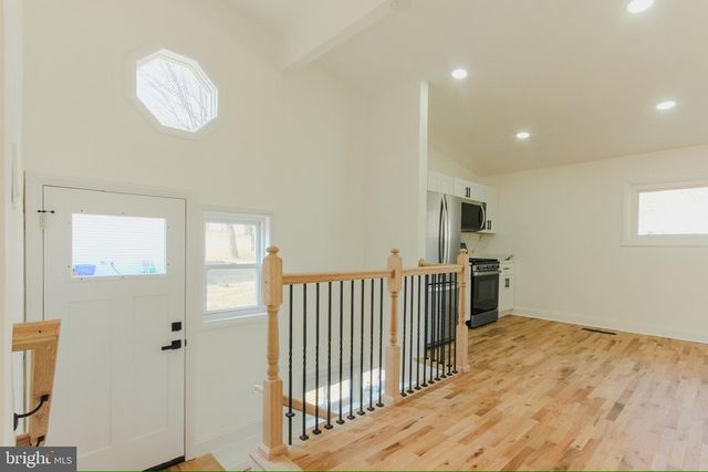 8206 ARROWHEAD RD, Pikesville, MD 21208