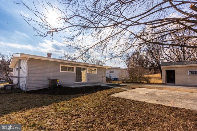 8206 ARROWHEAD RD, Pikesville, MD 21208