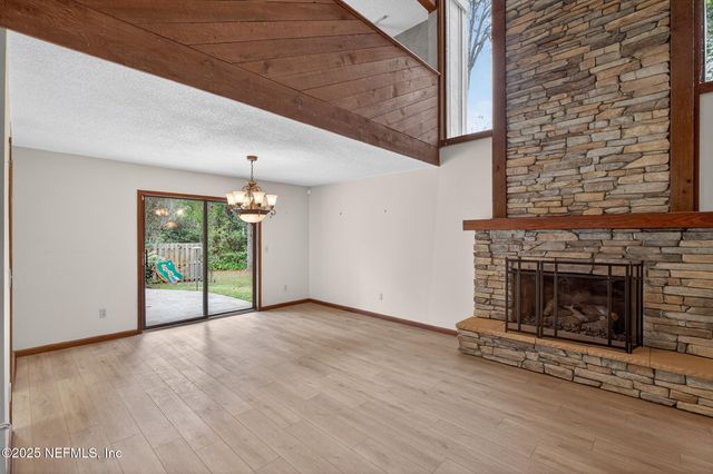 12852 LONGVIEW Drive W, Jacksonville, FL 32223