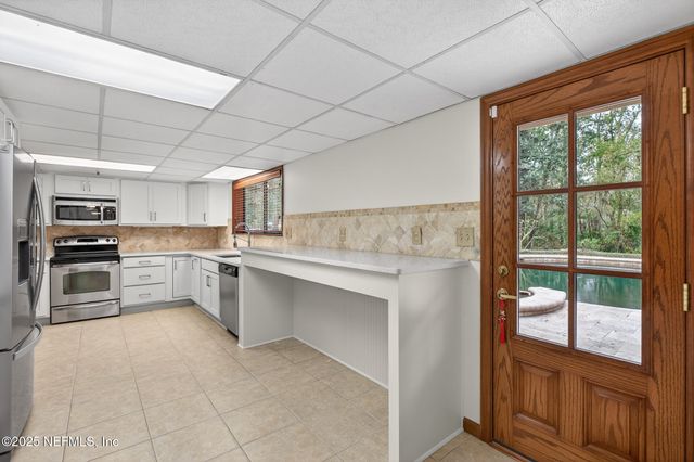 12852 LONGVIEW Drive W, Jacksonville, FL 32223