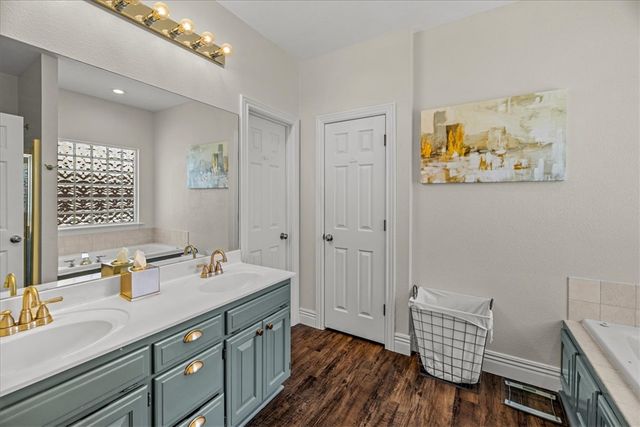 605 SW Duke Avenue, Bentonville, AR 72712