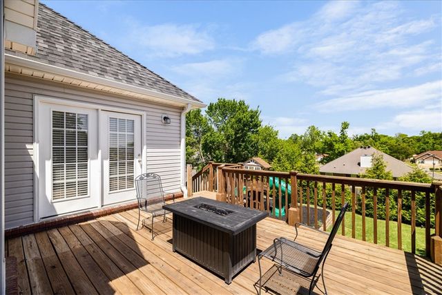 605 SW Duke Avenue, Bentonville, AR 72712