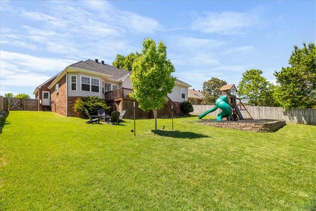 605 SW Duke Avenue, Bentonville, AR 72712