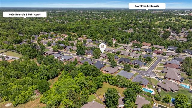 605 SW Duke Avenue, Bentonville, AR 72712