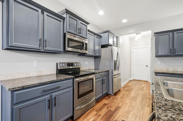 5120 N Diamond Creek Ave, Meridian, ID 83646