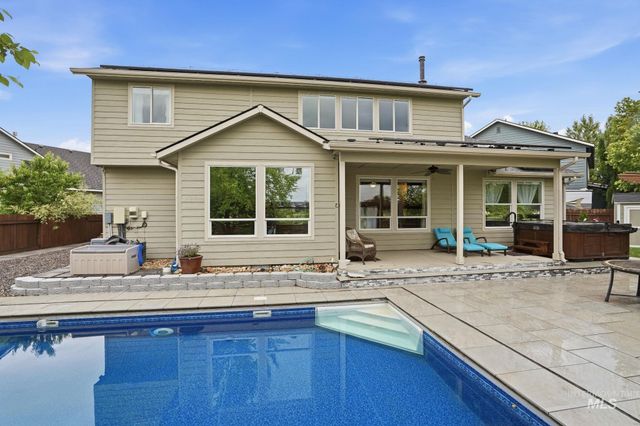 5120 N Diamond Creek Ave, Meridian, ID 83646