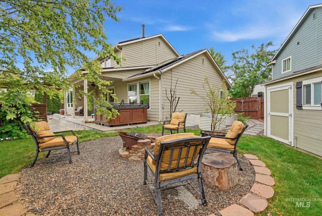 5120 N Diamond Creek Ave, Meridian, ID 83646