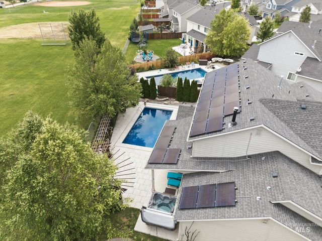 5120 N Diamond Creek Ave, Meridian, ID 83646