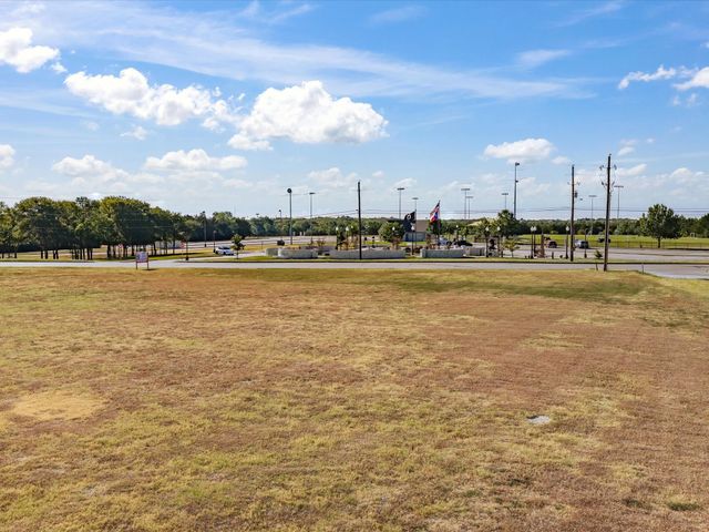 Lot 2R & 3R Ennis Parkway Avenue, Ennis, TX 75119