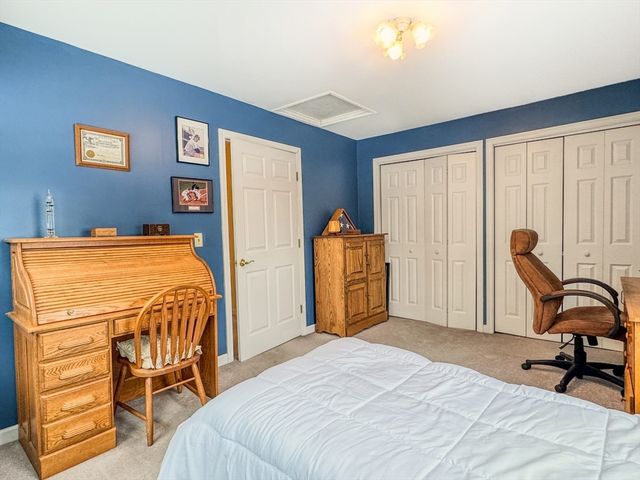 132 Poplar Street, Greenfield, MA 01301