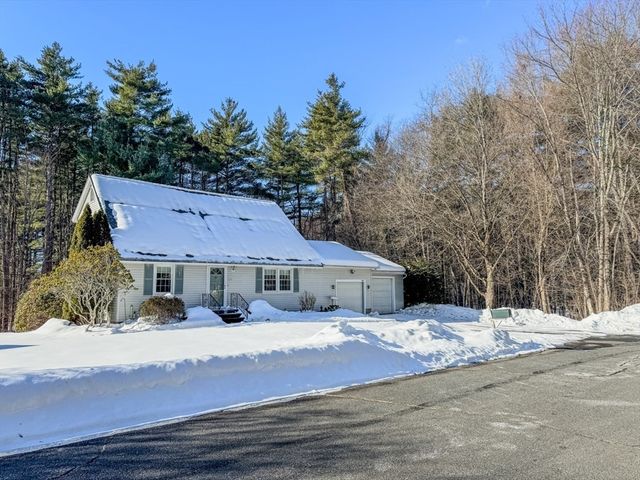 132 Poplar Street, Greenfield, MA 01301