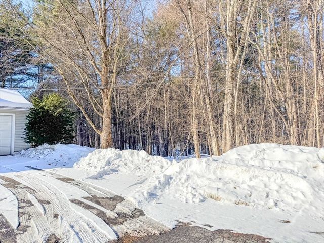 132 Poplar Street, Greenfield, MA 01301