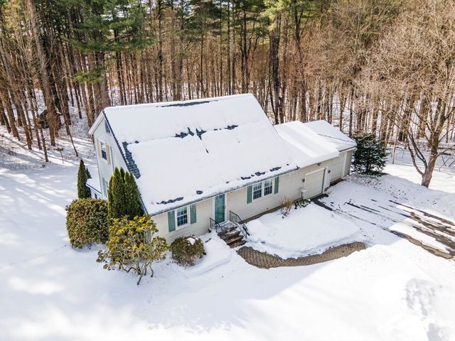 132 Poplar Street, Greenfield, MA 01301