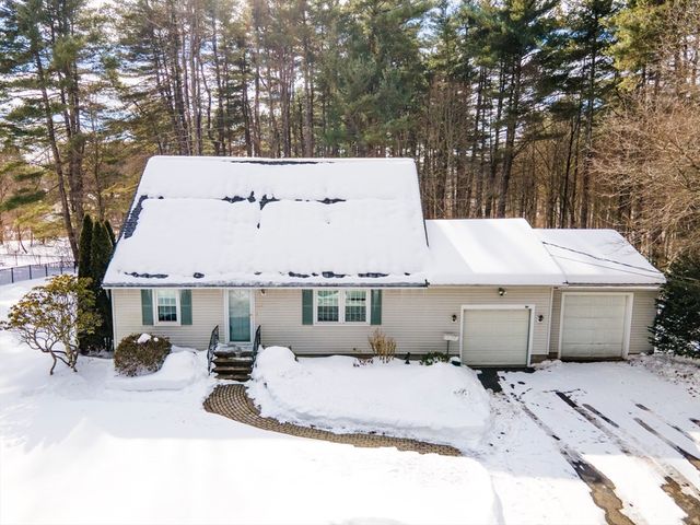 132 Poplar Street, Greenfield, MA 01301