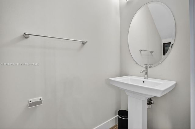 1402 SW 4th Ave, Fort Lauderdale, FL 33315