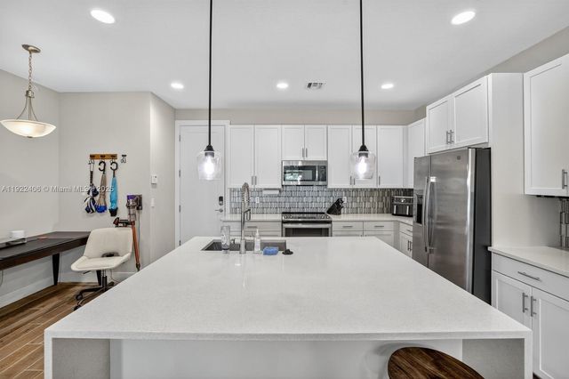 1402 SW 4th Ave, Fort Lauderdale, FL 33315