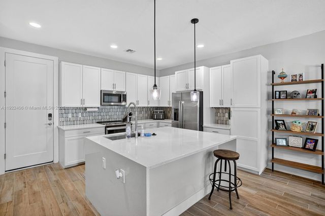 1402 SW 4th Ave, Fort Lauderdale, FL 33315