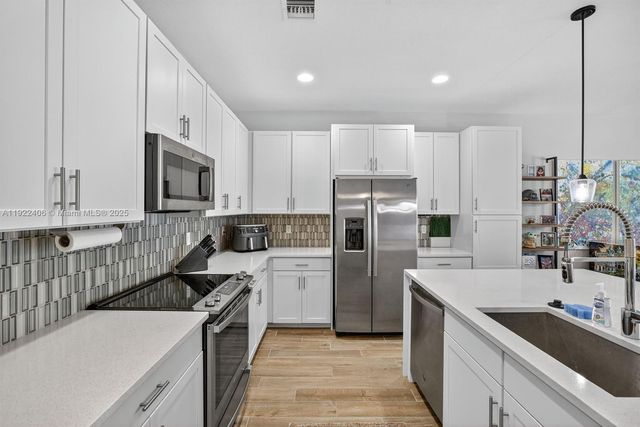 1402 SW 4th Ave, Fort Lauderdale, FL 33315