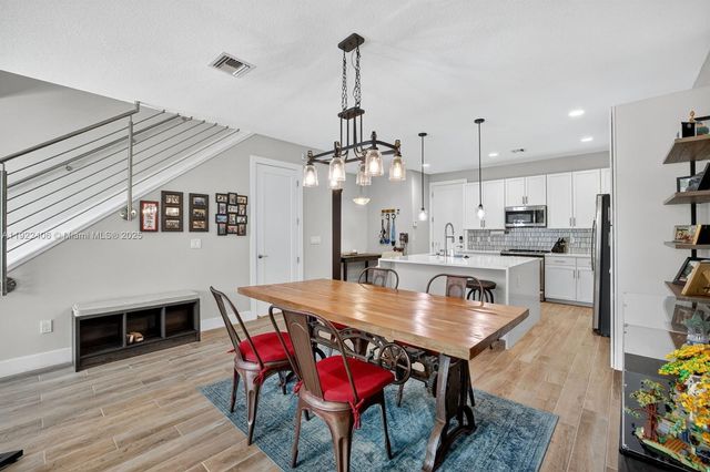 1402 SW 4th Ave, Fort Lauderdale, FL 33315