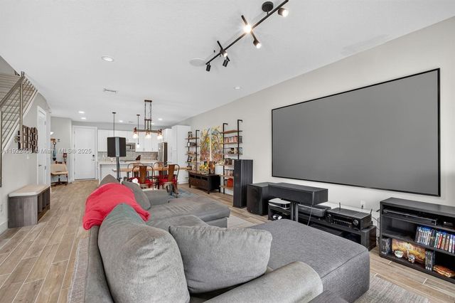 1402 SW 4th Ave, Fort Lauderdale, FL 33315