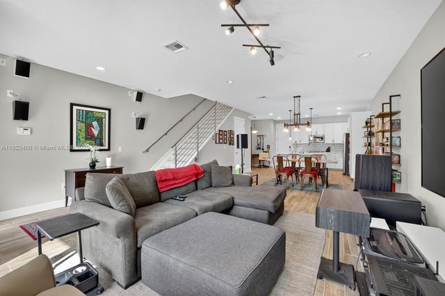 1402 SW 4th Ave, Fort Lauderdale, FL 33315