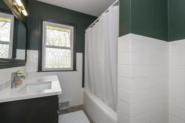 264 Vine STREET, West Bend, WI 53095