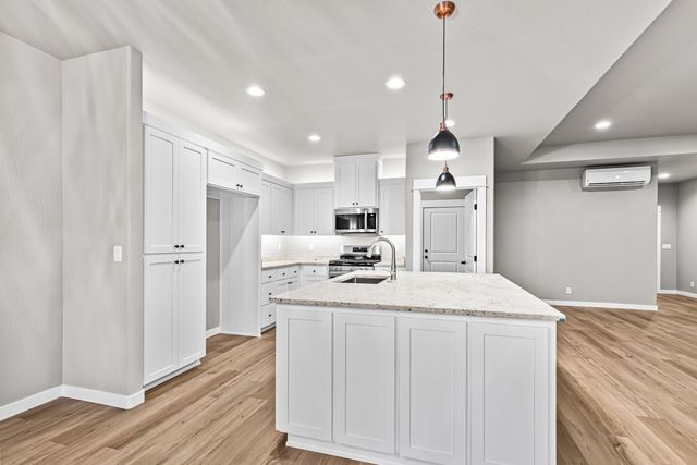 3742 Carlin Drive, Medford, OR 97504