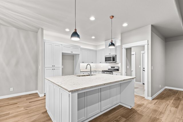 3742 Carlin Drive, Medford, OR 97504