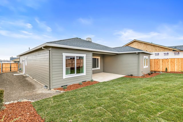 3742 Carlin Drive, Medford, OR 97504