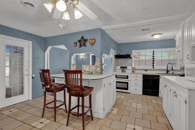 1332 NW 10TH Avenue, Amarillo, TX 79107