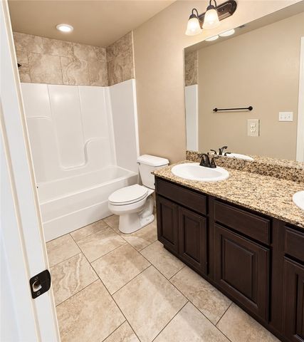 2669 N Miranda Avenue, Fayetteville, AR 72703