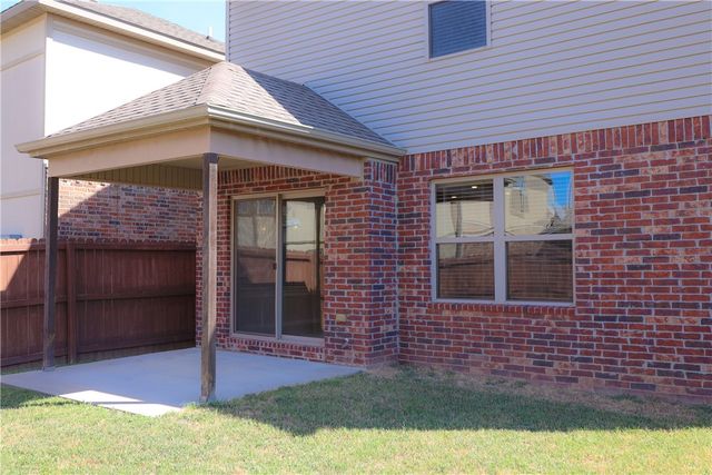 2669 N Miranda Avenue, Fayetteville, AR 72703