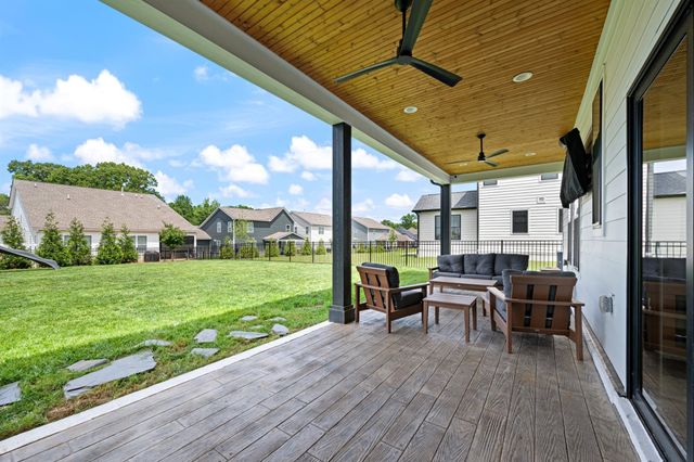 863 Shady Bluff Trl, Clarksville, TN 37043