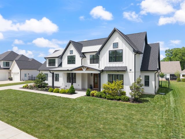863 Shady Bluff Trl, Clarksville, TN 37043