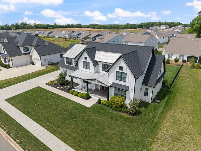 863 Shady Bluff Trl, Clarksville, TN 37043