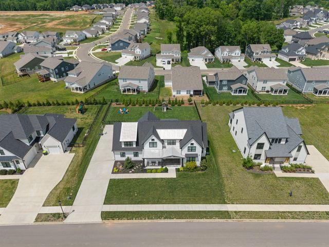 863 Shady Bluff Trl, Clarksville, TN 37043