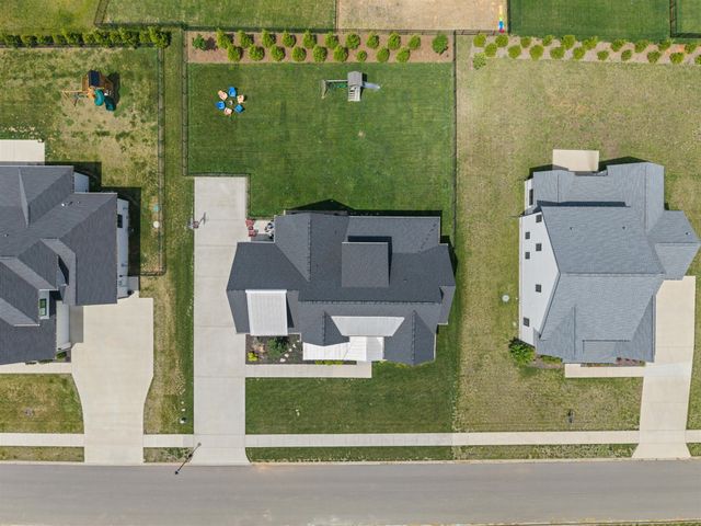 863 Shady Bluff Trl, Clarksville, TN 37043