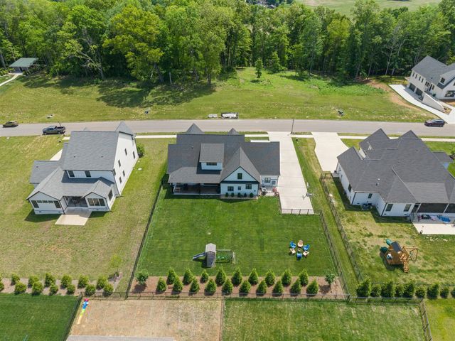 863 Shady Bluff Trl, Clarksville, TN 37043