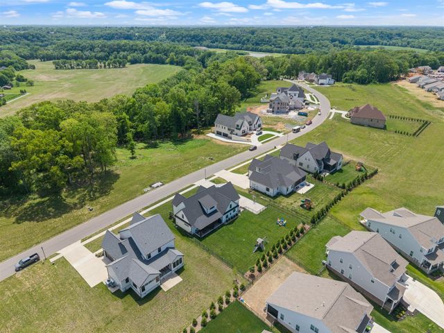 863 Shady Bluff Trl, Clarksville, TN 37043