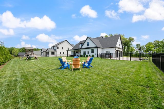 863 Shady Bluff Trl, Clarksville, TN 37043