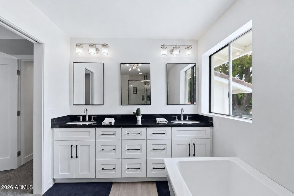 Image 21 of property listing at 1506 E EDGEWATER Drive, Tempe, AZ 85283