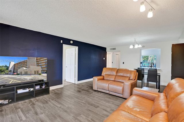 4570 NW 18th Avenue 202, Deerfield Beach, FL 33064