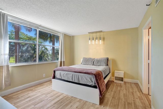 4570 NW 18th Avenue 202, Deerfield Beach, FL 33064