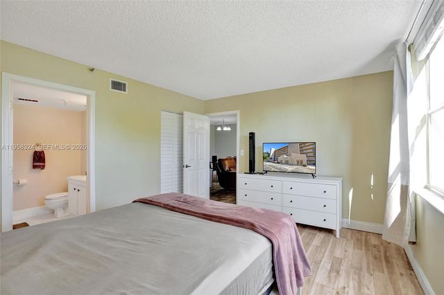 4570 NW 18th Avenue 202, Deerfield Beach, FL 33064
